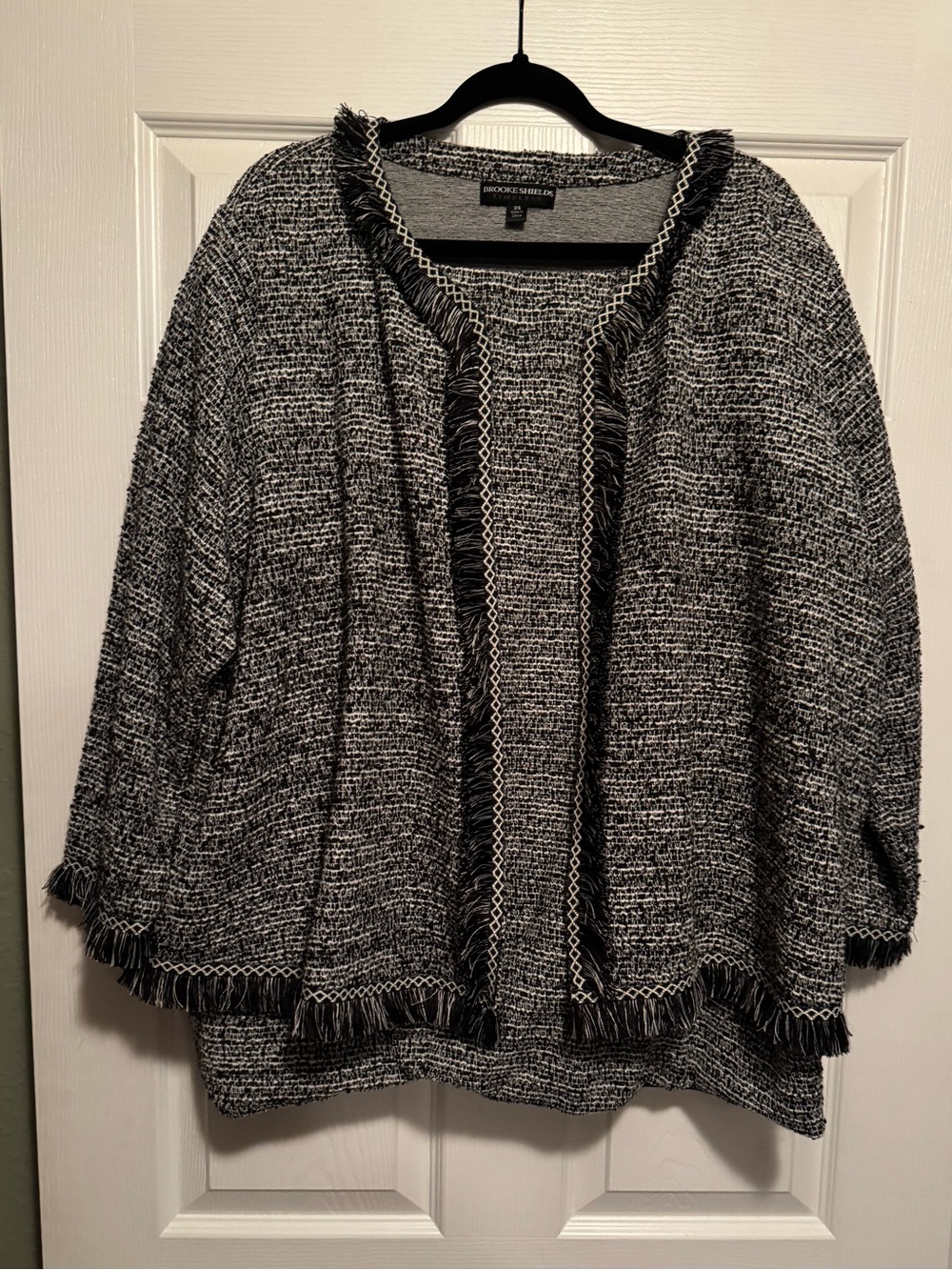 Brooke Shields Sz 3X Black and White Bouclé Fringe Tweed Look Skirt Set
